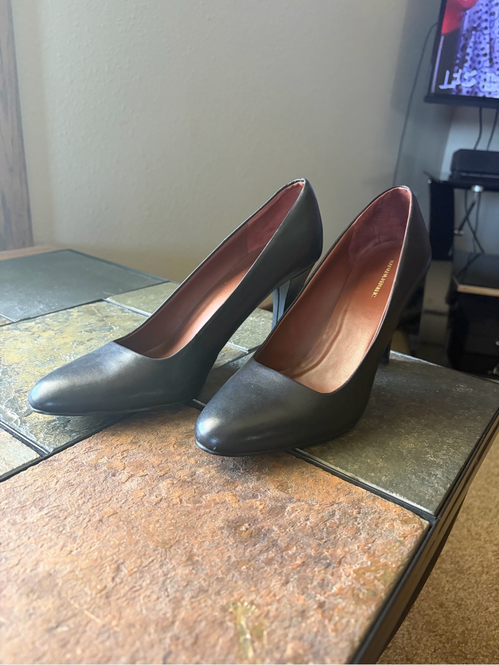 Banana Republic Classic Black Women's Leather Pumps